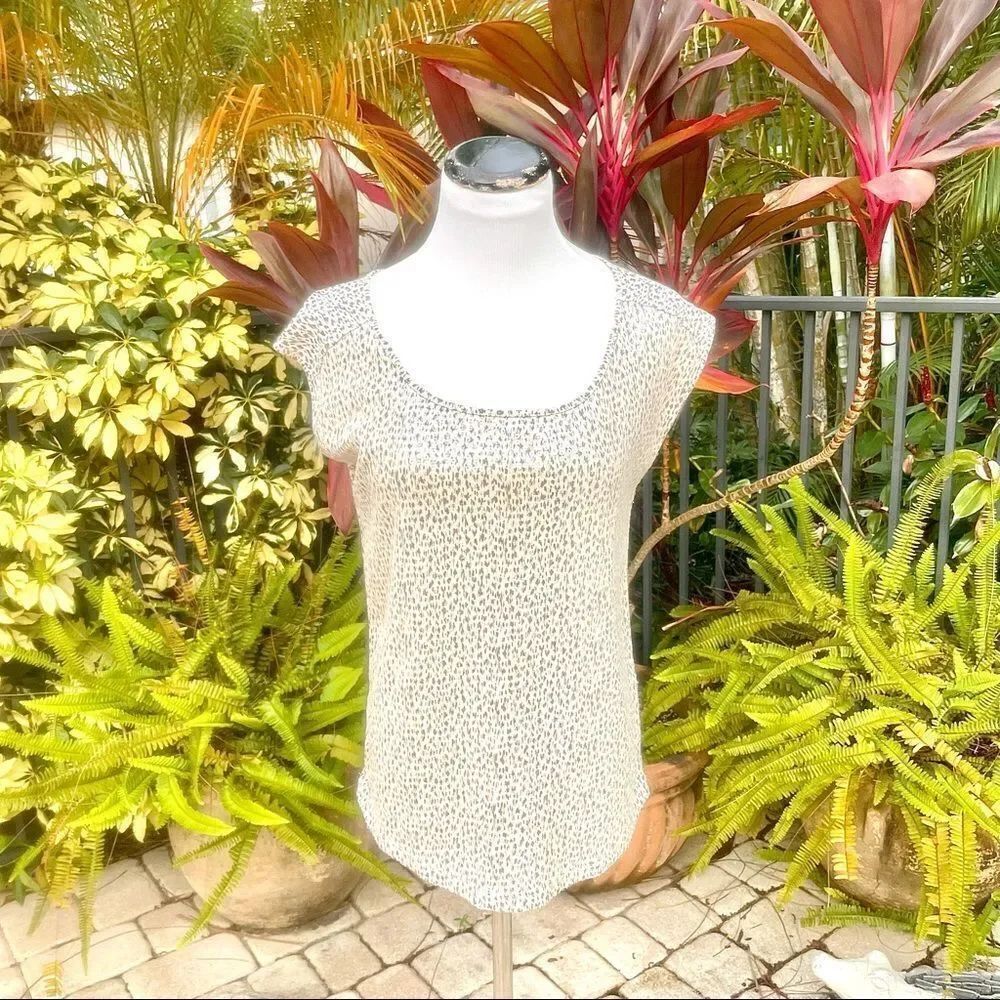 🍍3/$15🍍 Loft Micro Leopard Print Sequin Top - Picture 2 of 8